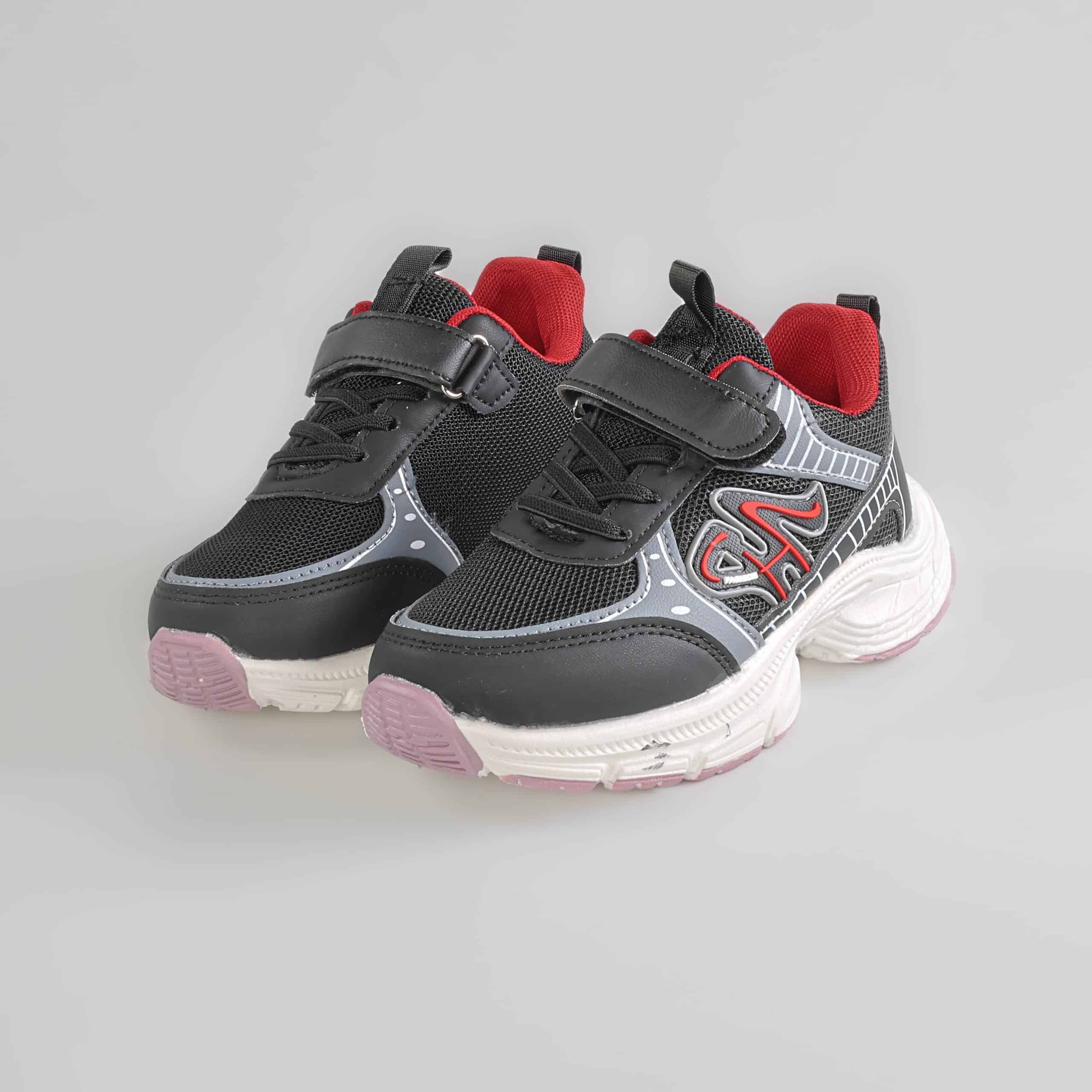 Enzo – Baskets Enfants en Noir.
