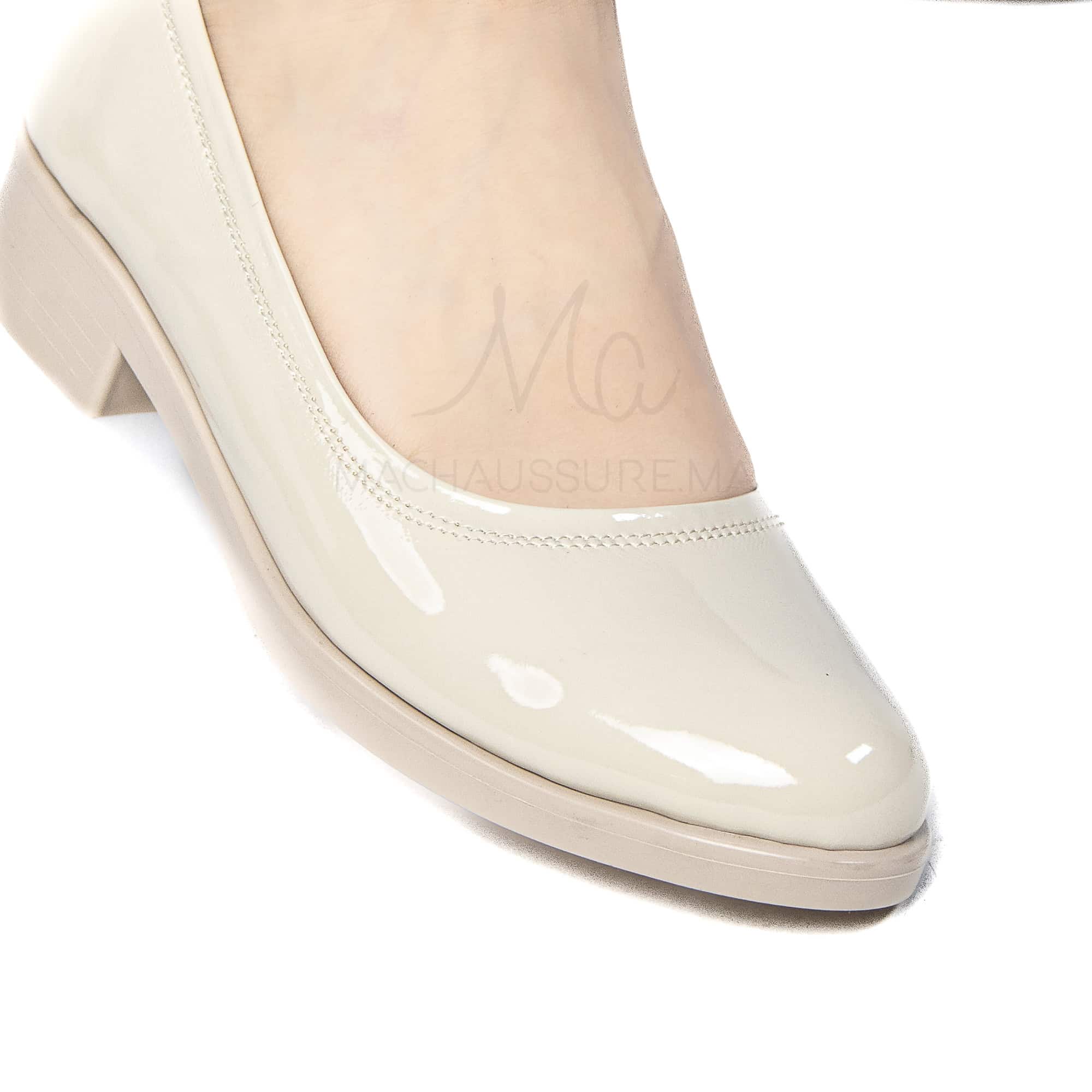 Manon – Mocassins Femmes en Vernis Beige.