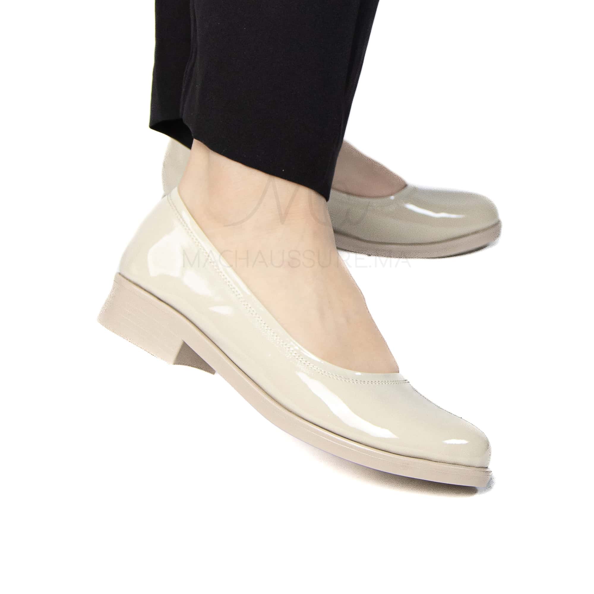 Manon – Mocassins Femmes en Vernis Beige.
