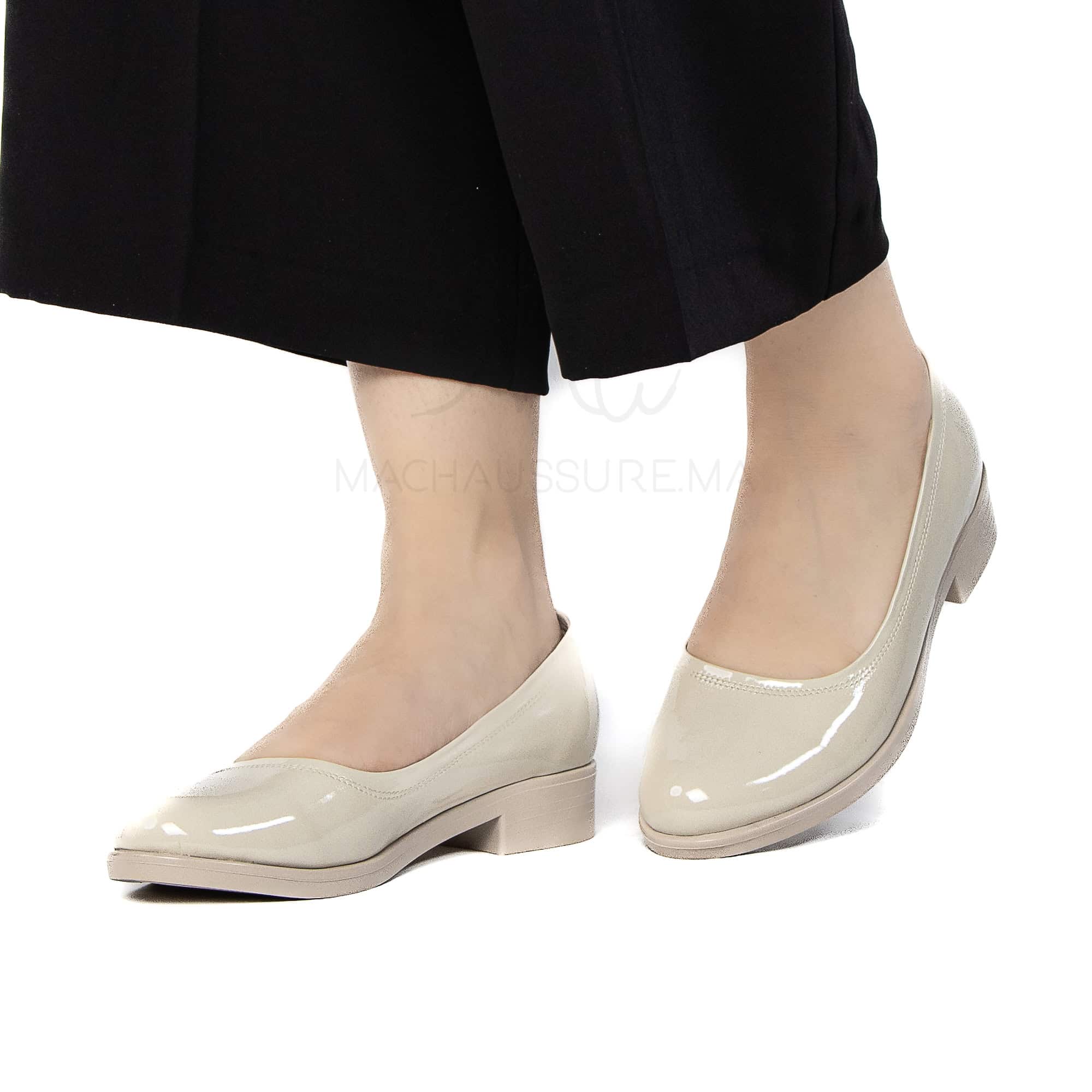 Manon – Mocassins Femmes en Vernis Beige.