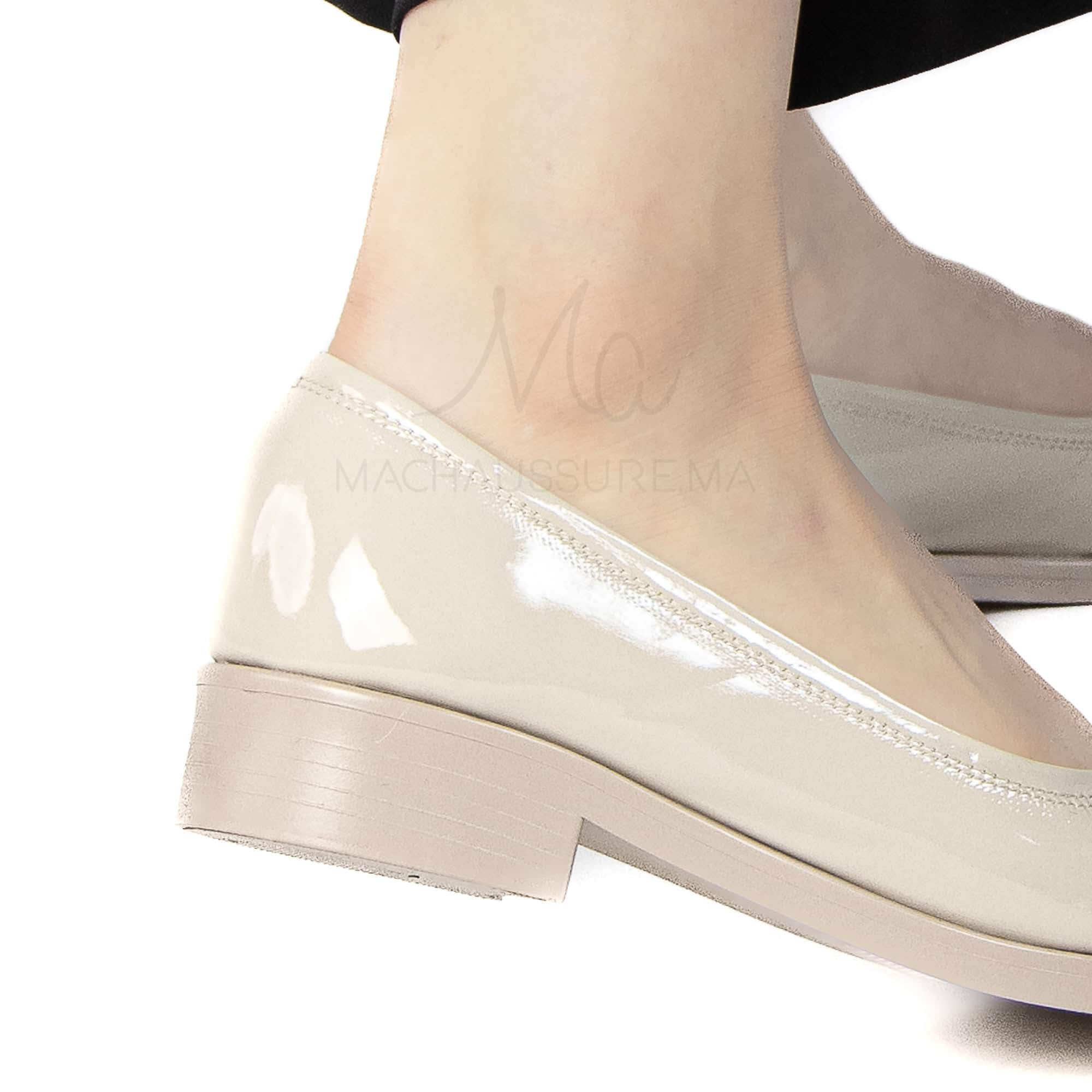 Manon – Mocassins Femmes en Vernis Beige.