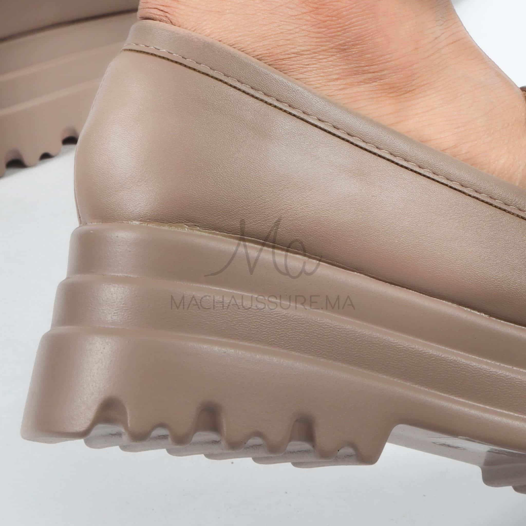 Luana - Derbies Femmes en Kaki.