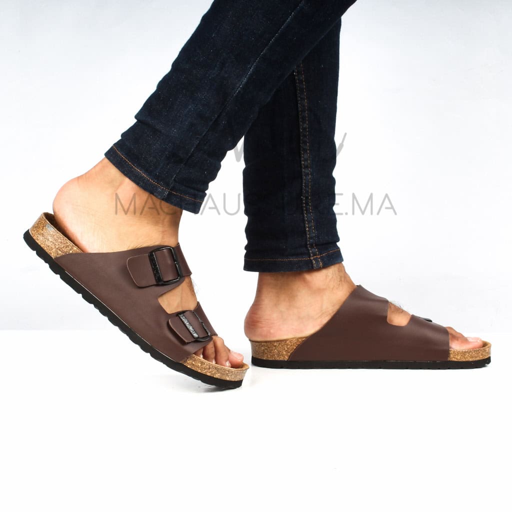 WAINSCOTT – Sandales et tongs en Marron.
