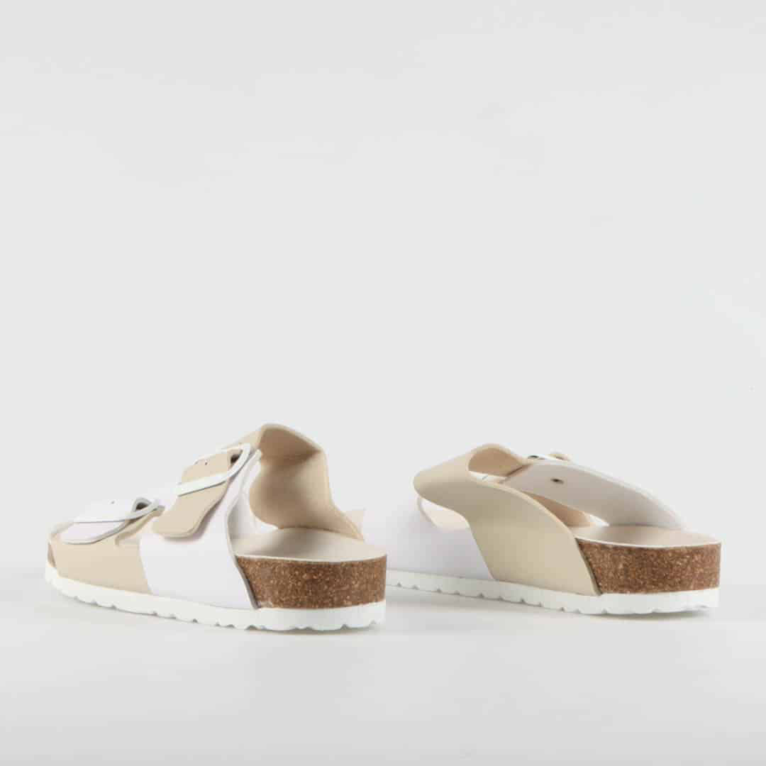 WAINSCOTT – Sandales et tongs en Beige.