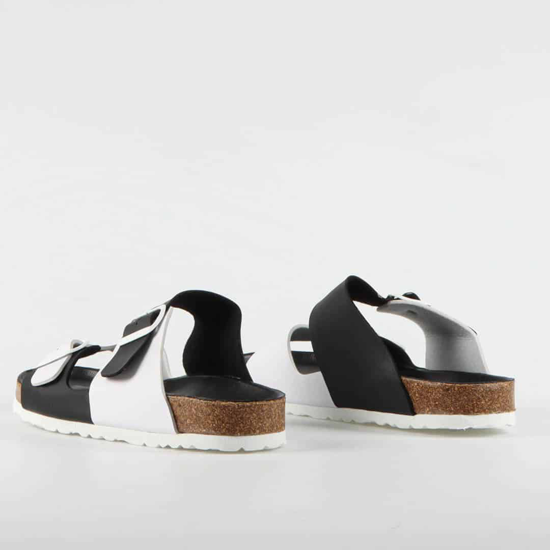 WAINSCOTT – Sandales et tongs en Noir.