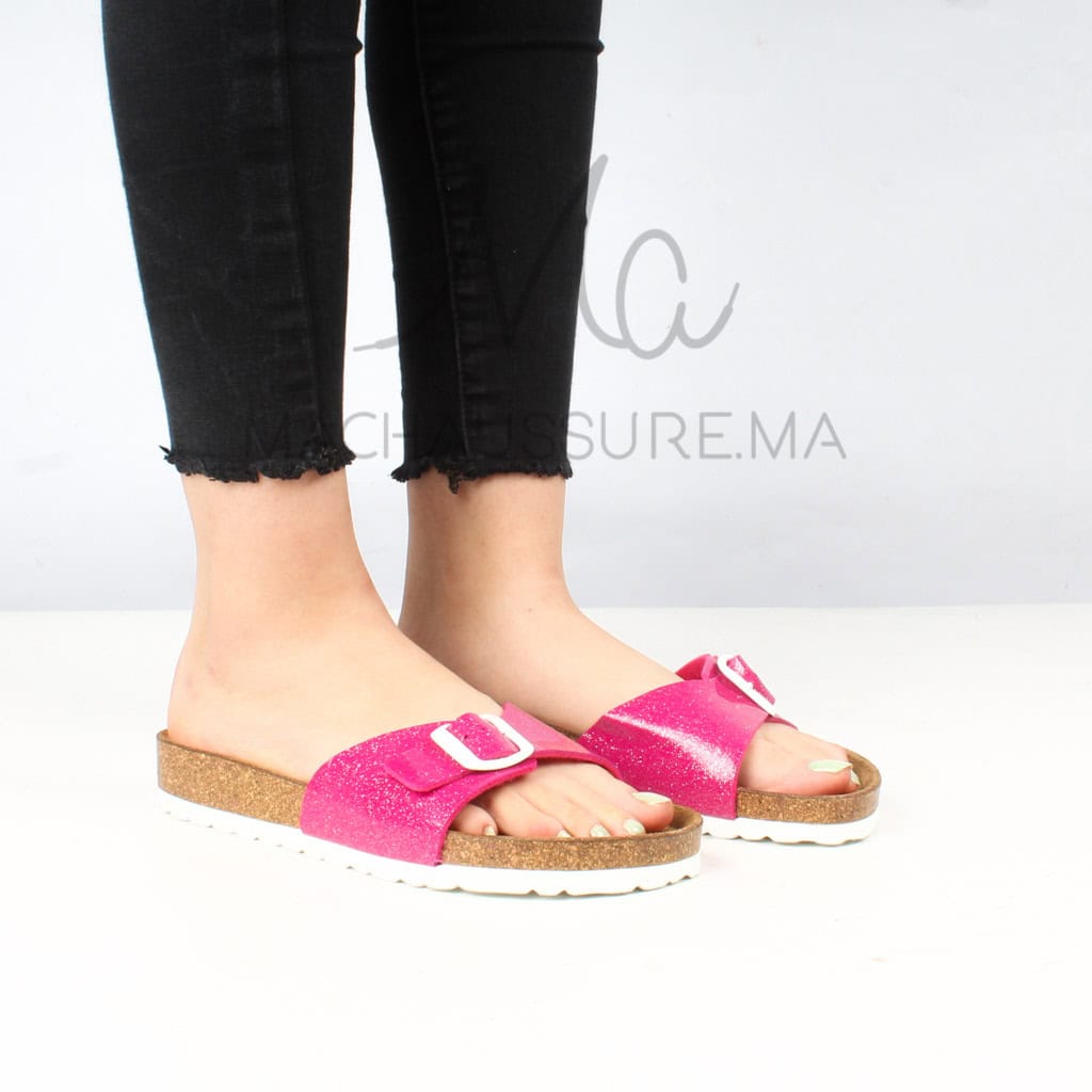 Big Buckle - Sandale plate en Fuchsia.