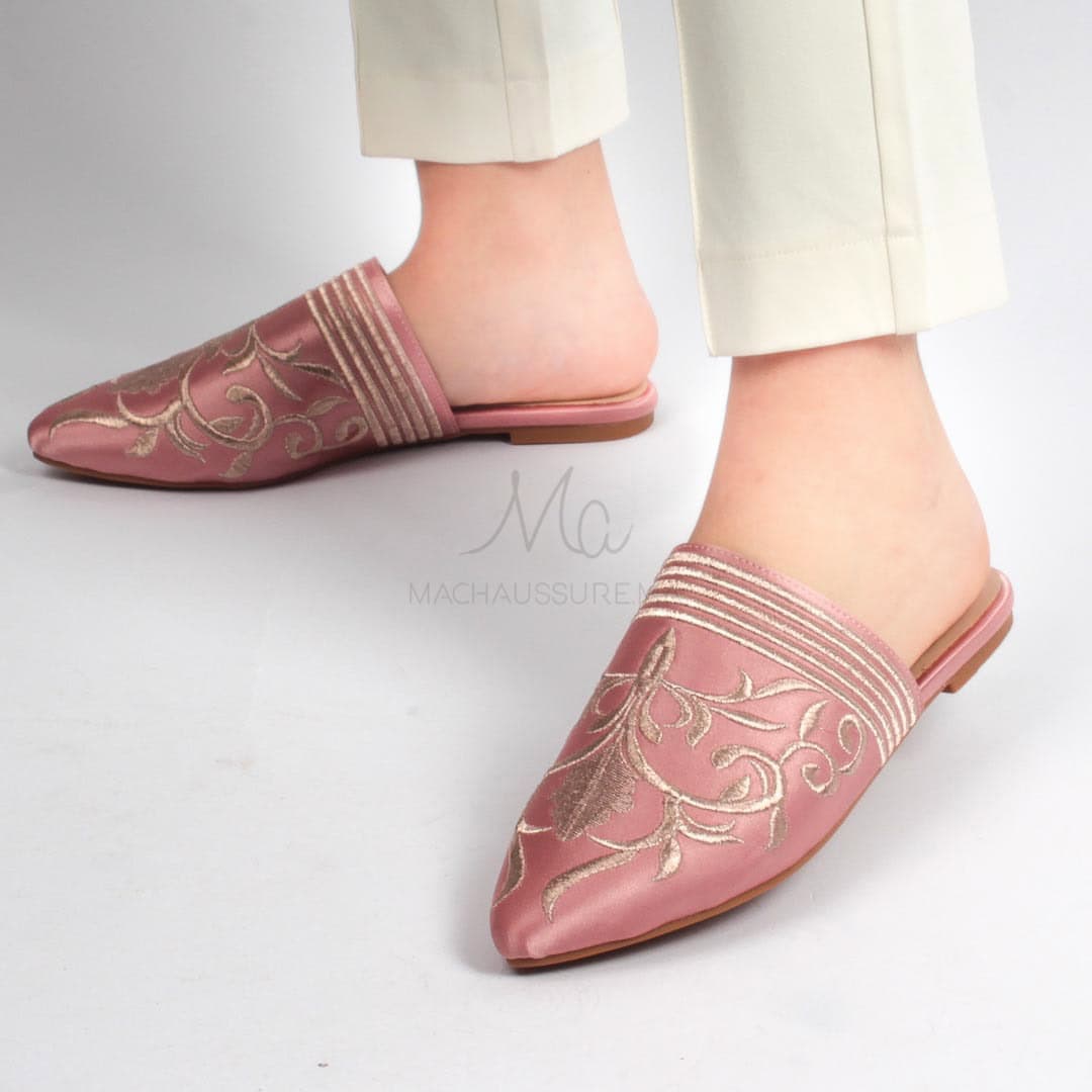 Mules en rose.