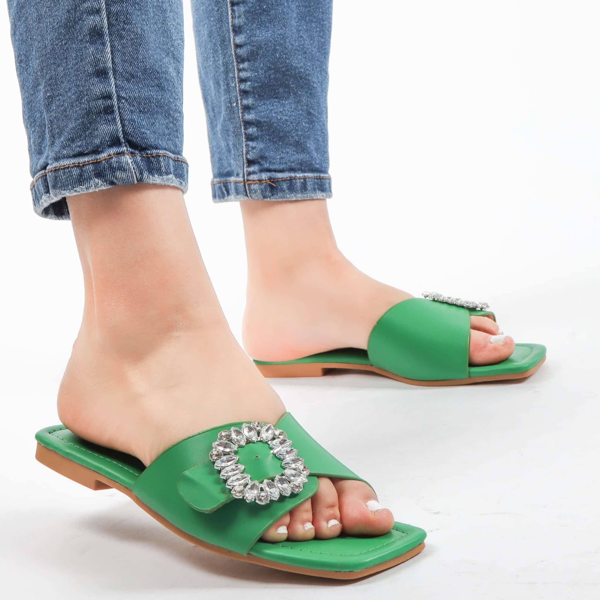 Reya – Sandales plates en Vert.