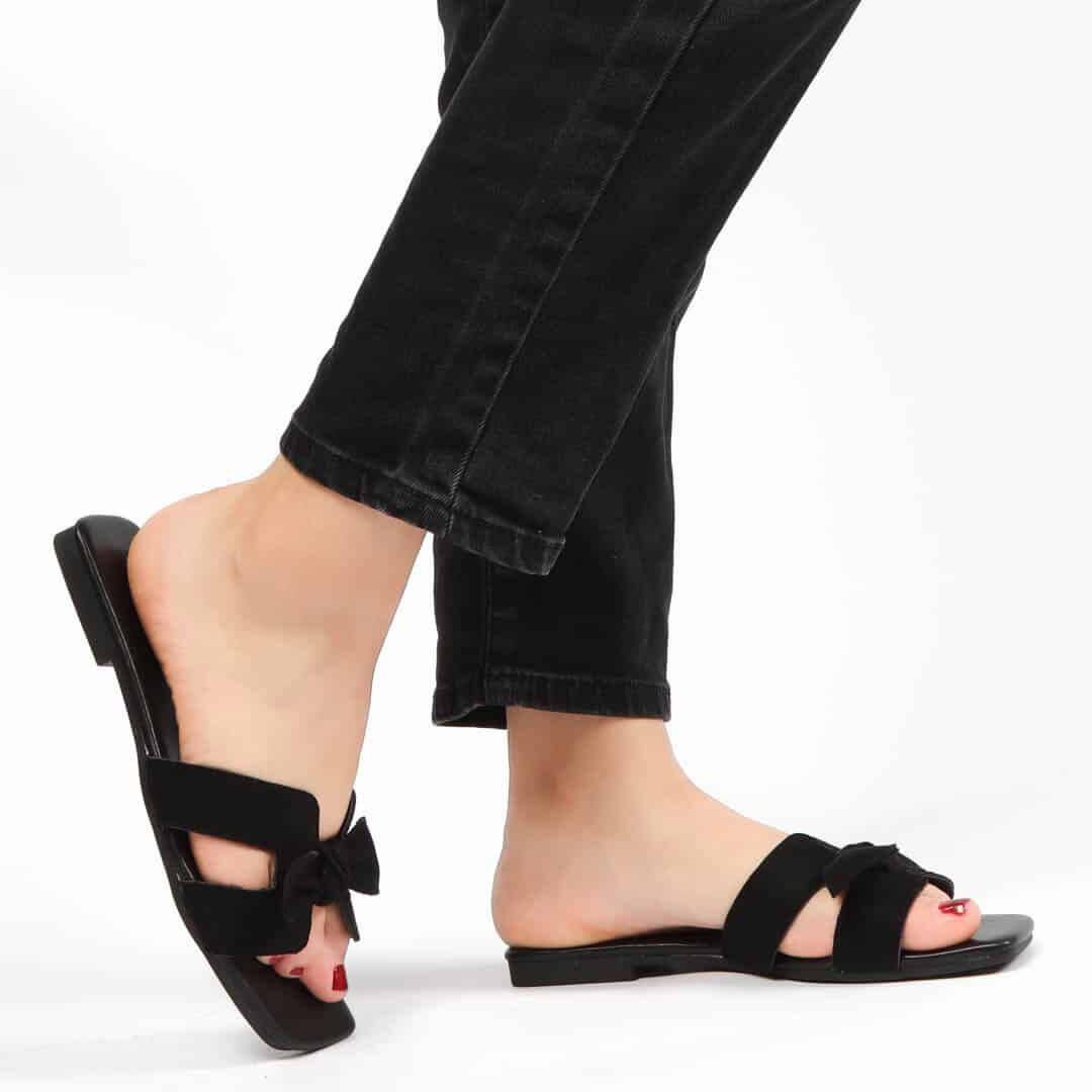 Achria – Sandales plates en Noir.