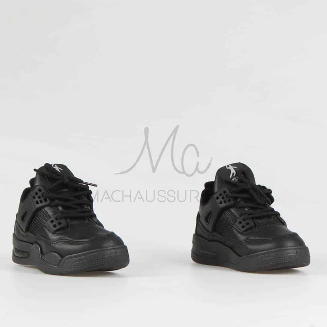 Compé– Baskets enfants en Noir.