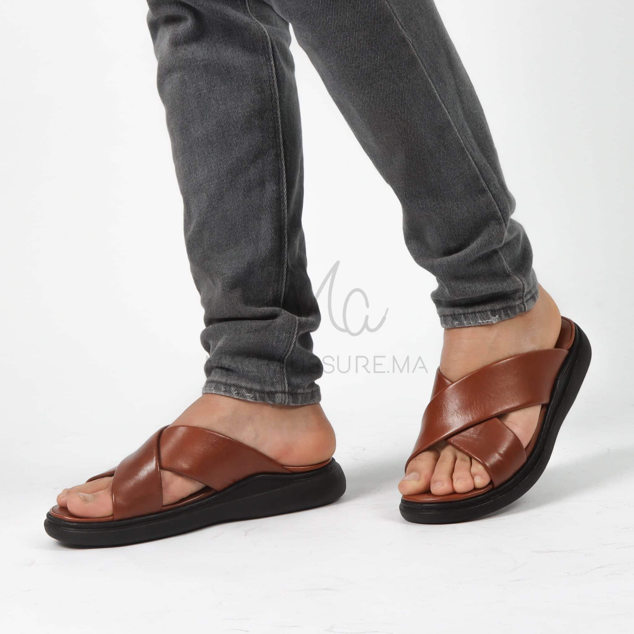 WILCOX - Sandales et tongs en cuir Tabac foncé.