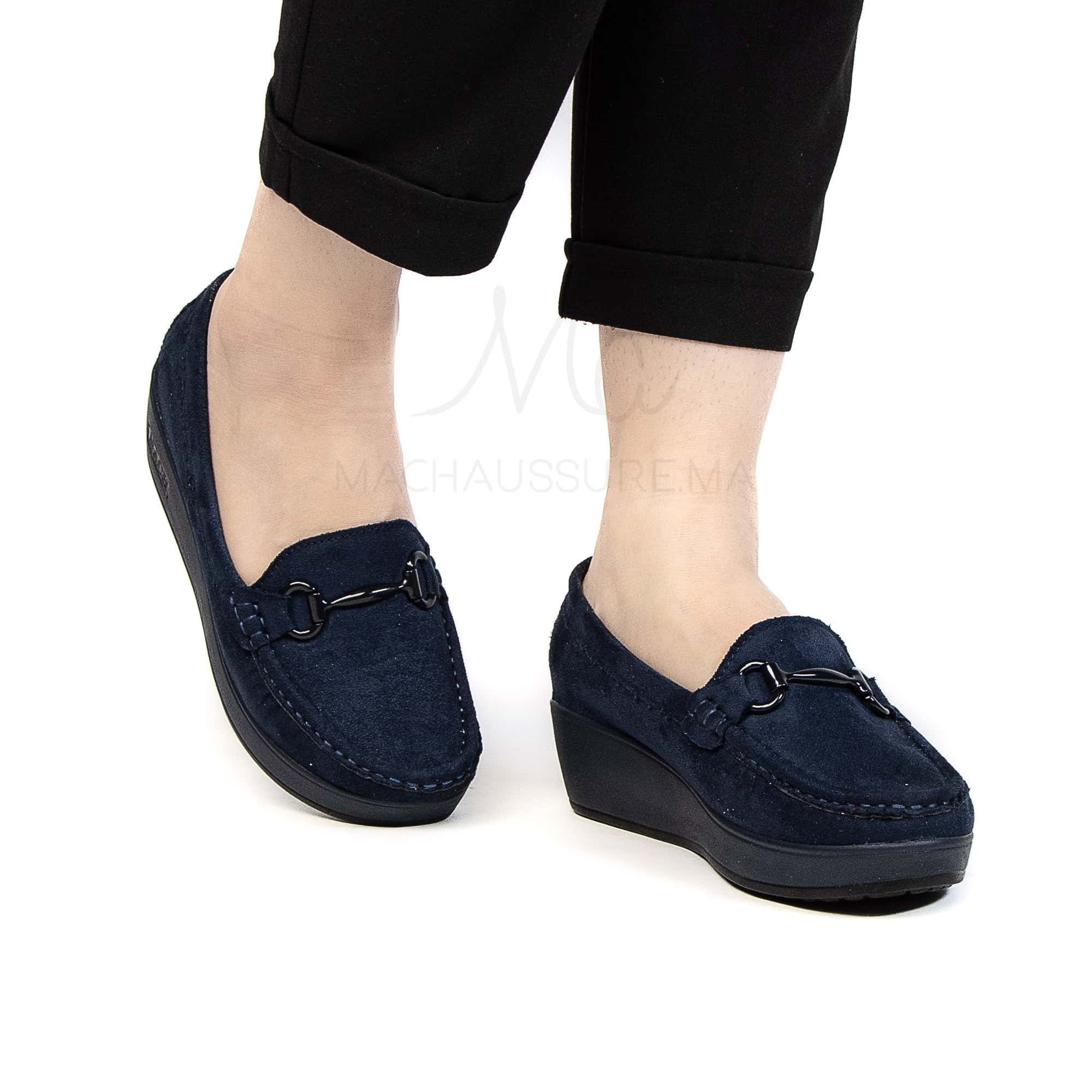Mocassin compensé femme en bleu.