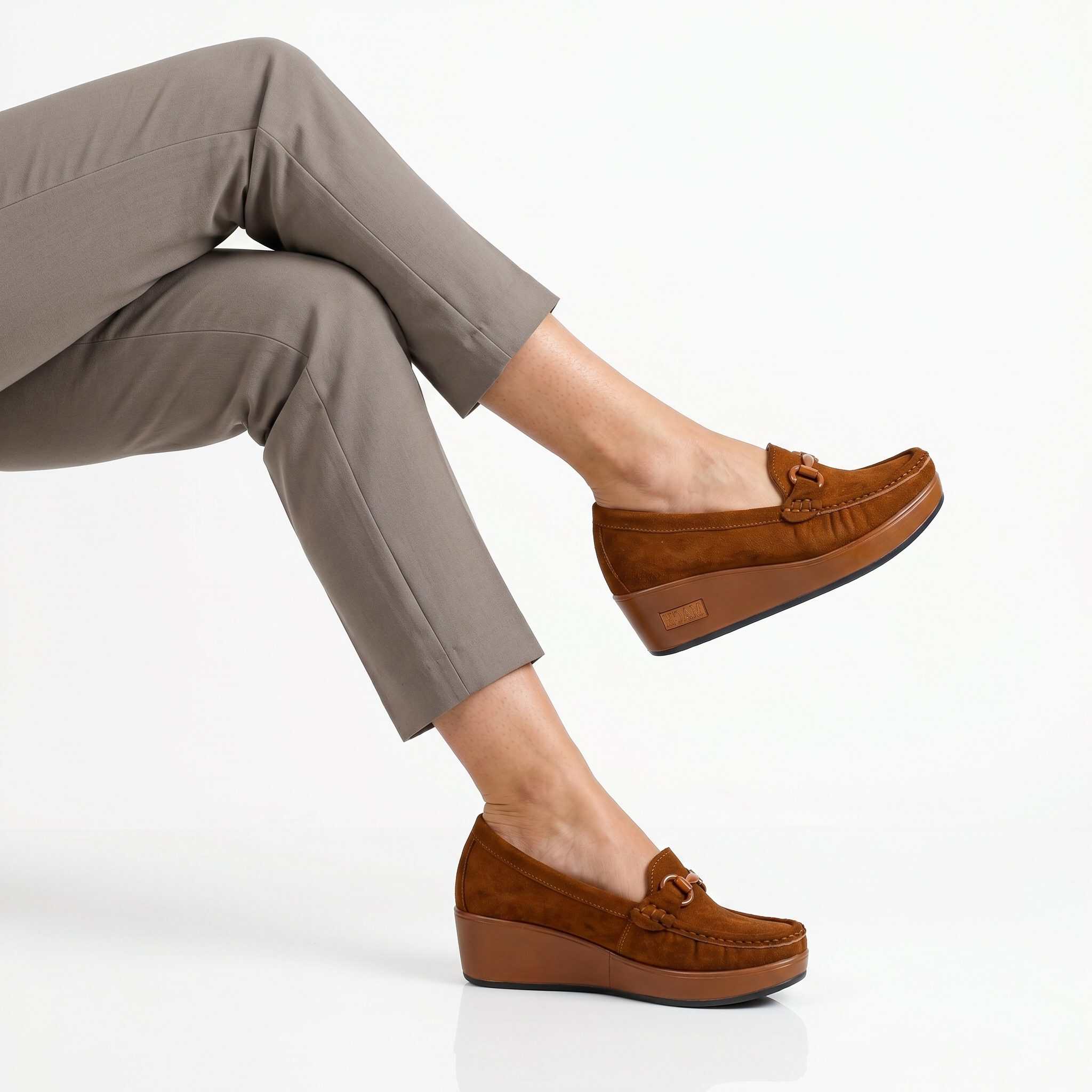 Mocassin compensé femme en Marron.