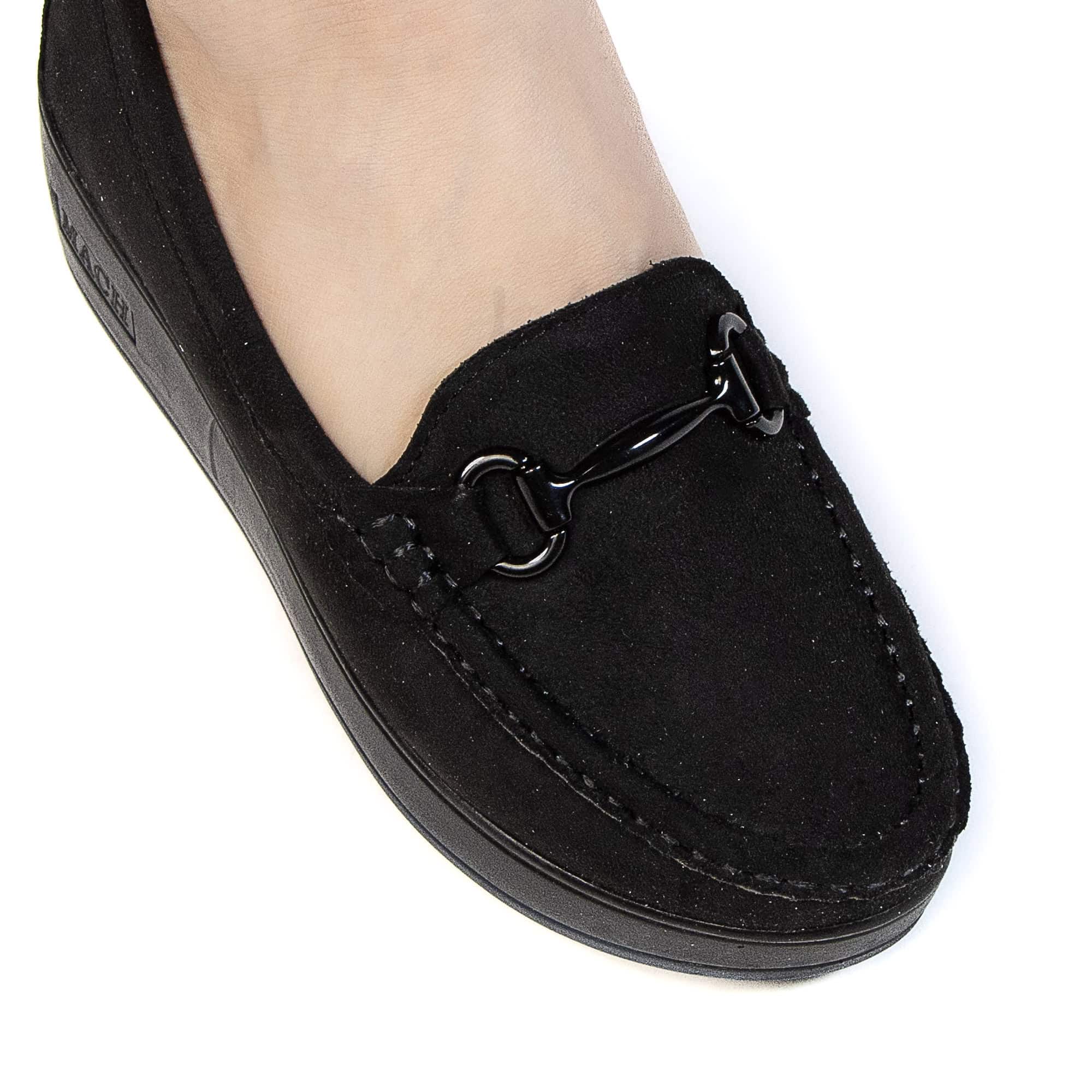 Mocassin compensé femme en Noir.