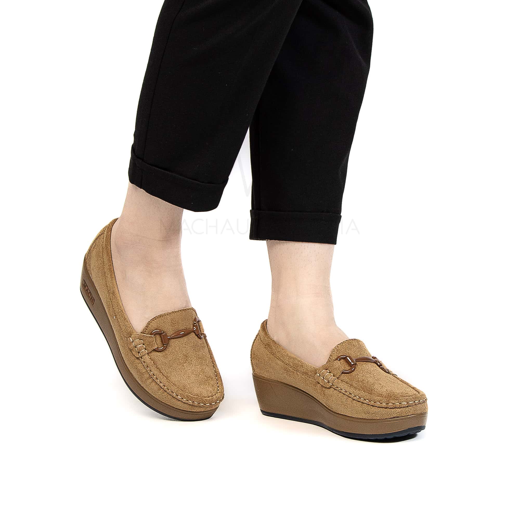 Mocassin compensé femme en Tabac.