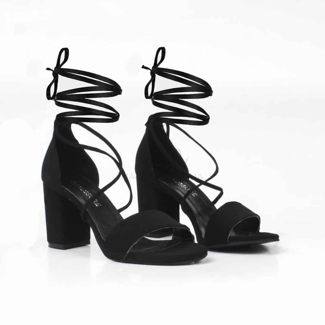 SIRAH - Sandales à talons en noir.