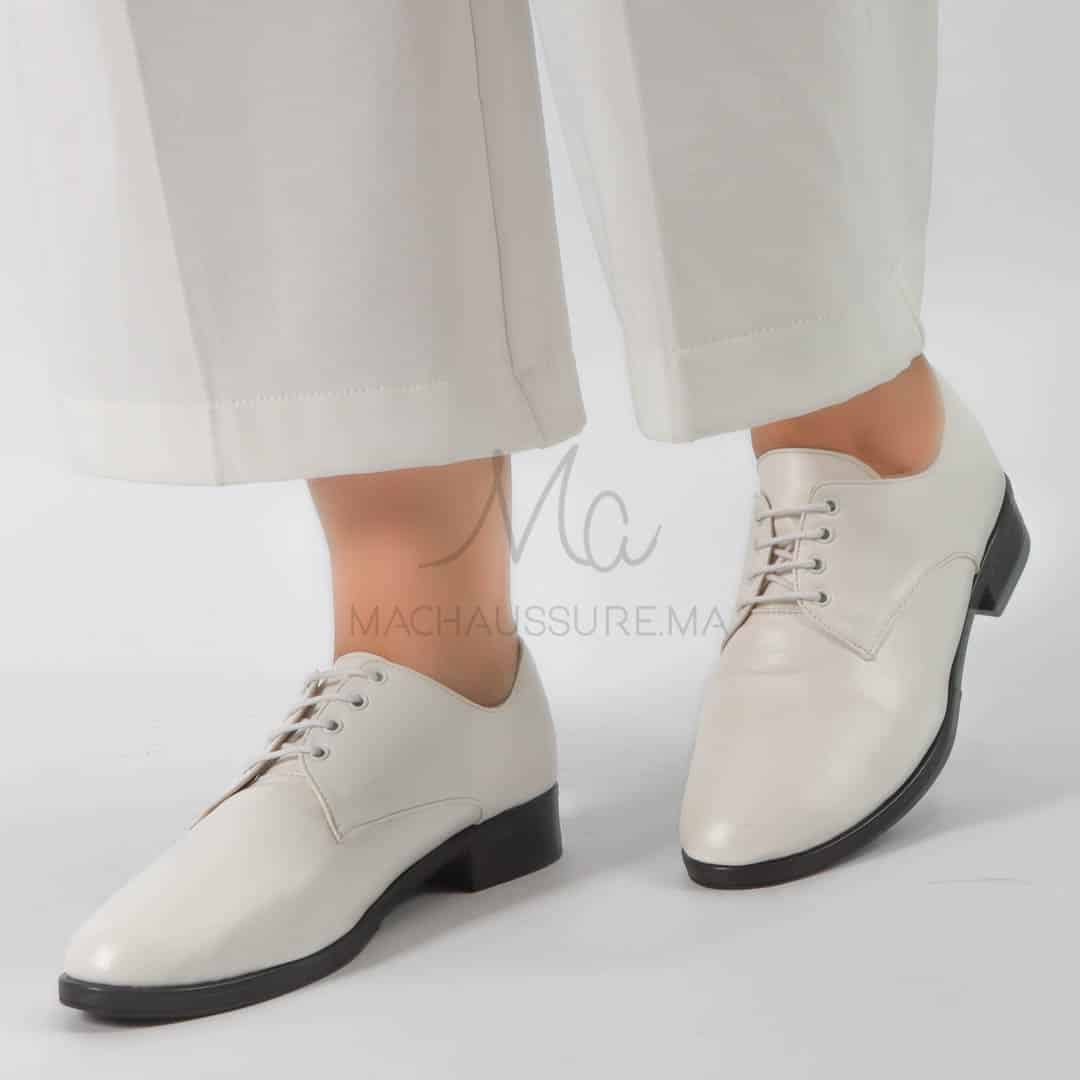 LIO- Derbies en Blanc cassé.