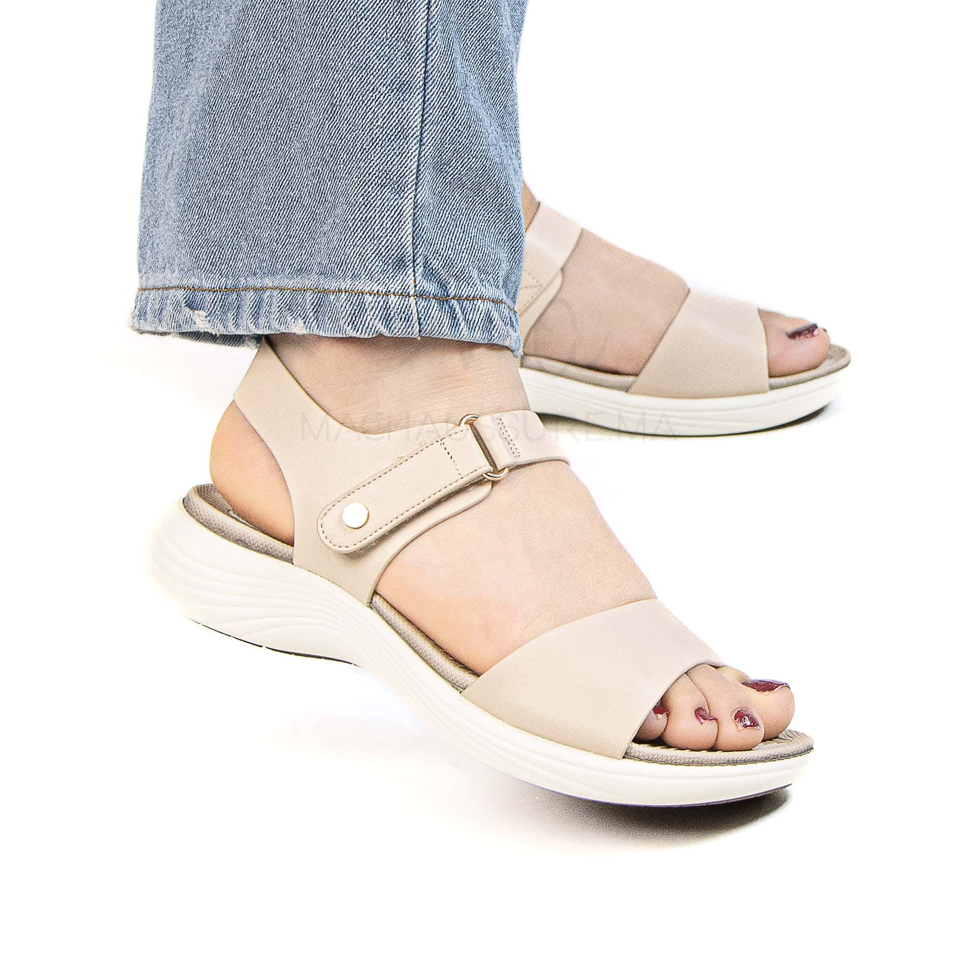 Velovia – Sandales confortables en Beige.