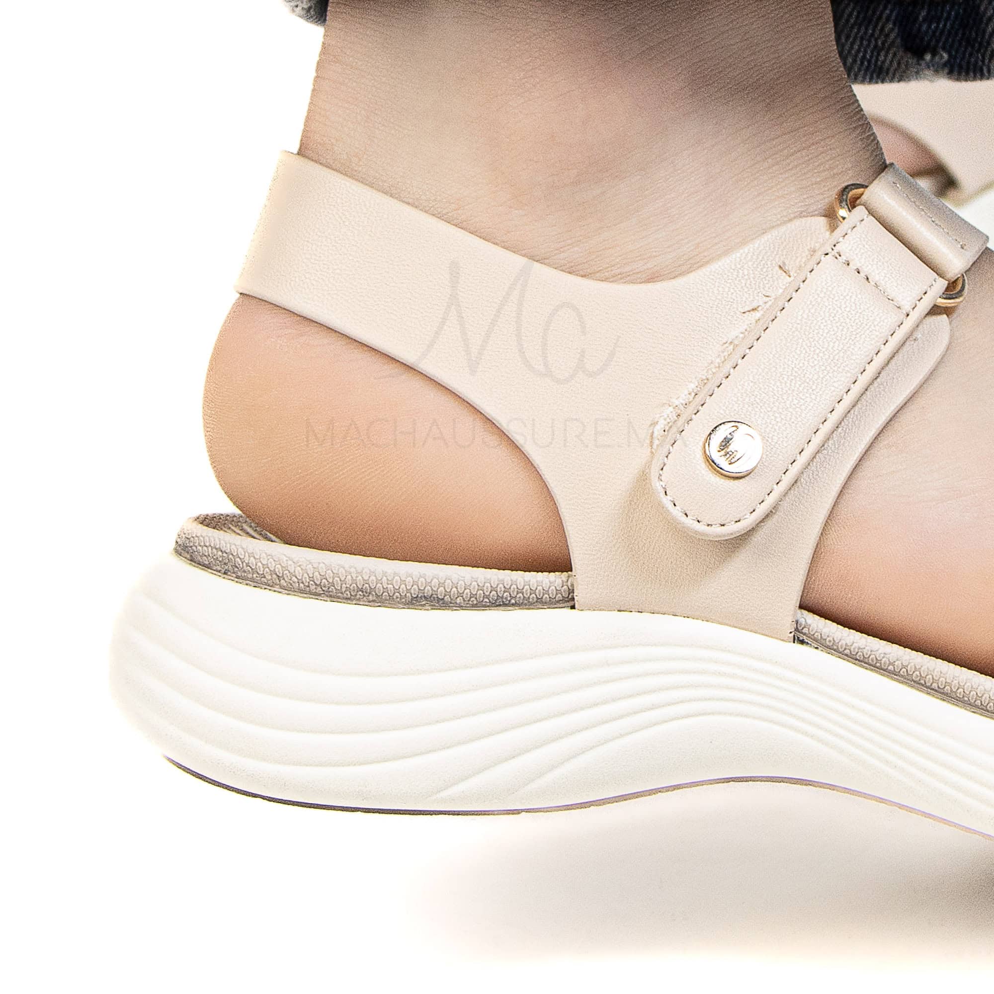 Velovia – Sandales confortables en Beige.