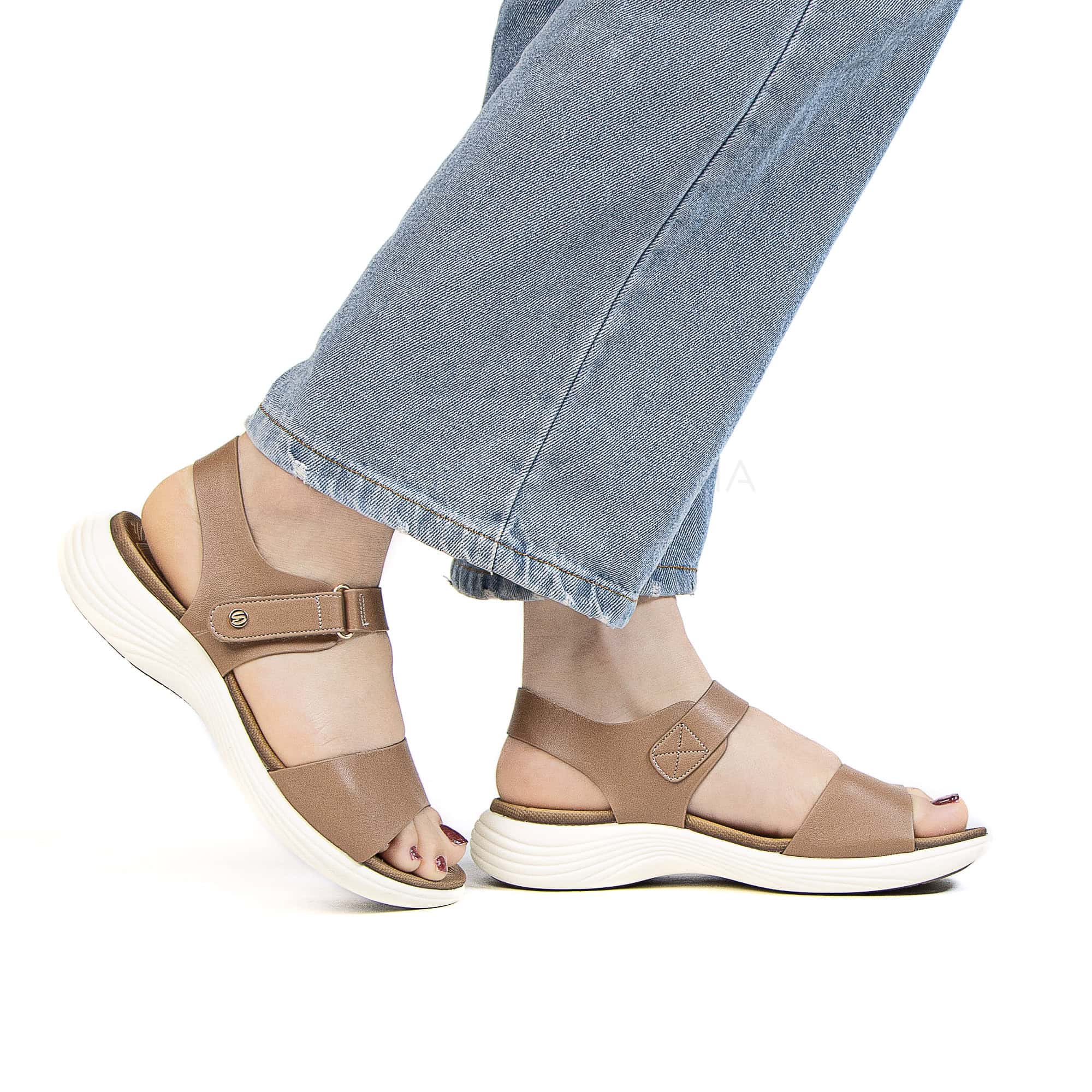 Velovia – Sandales confortables en Camel.