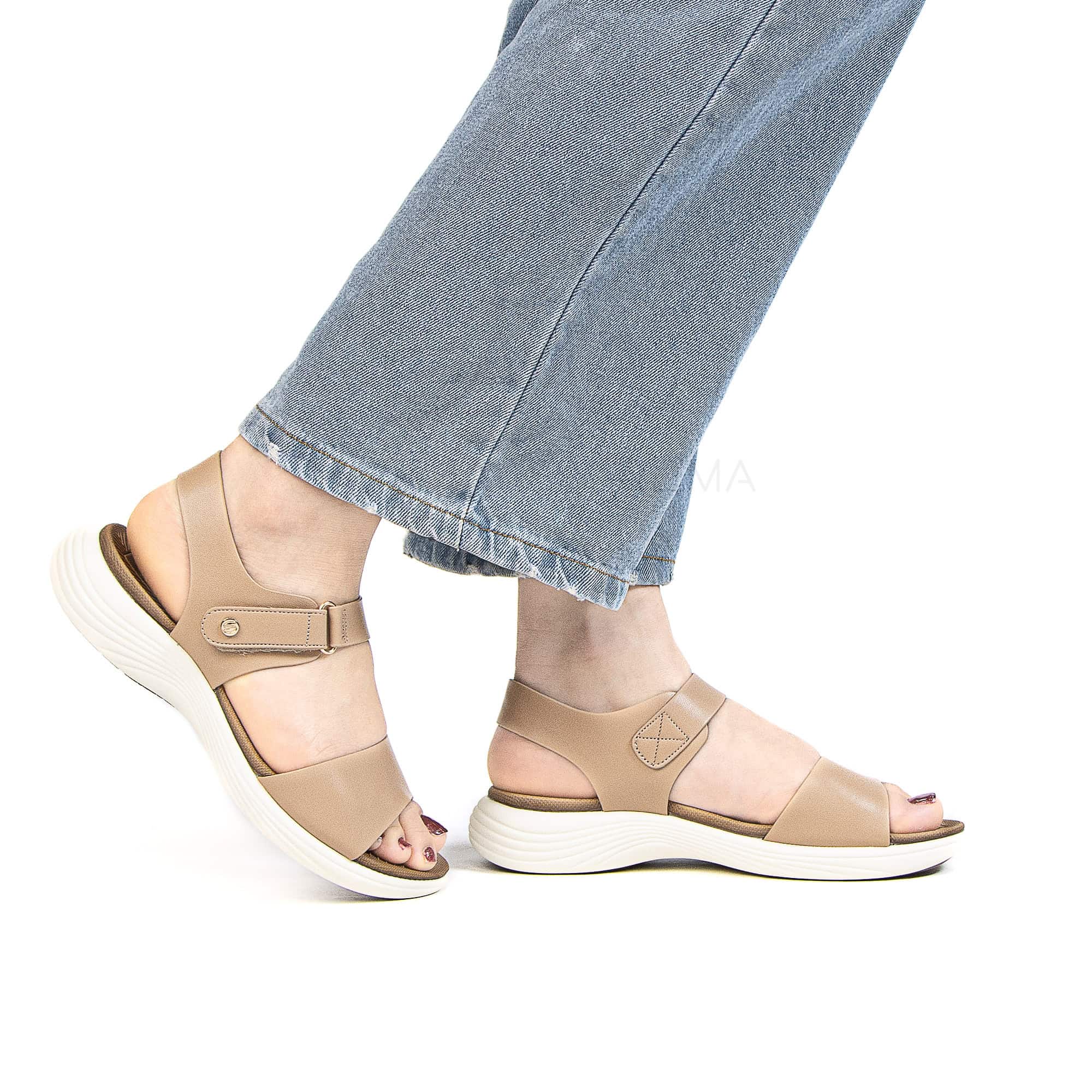 Velovia – Sandales confortables en Nude.