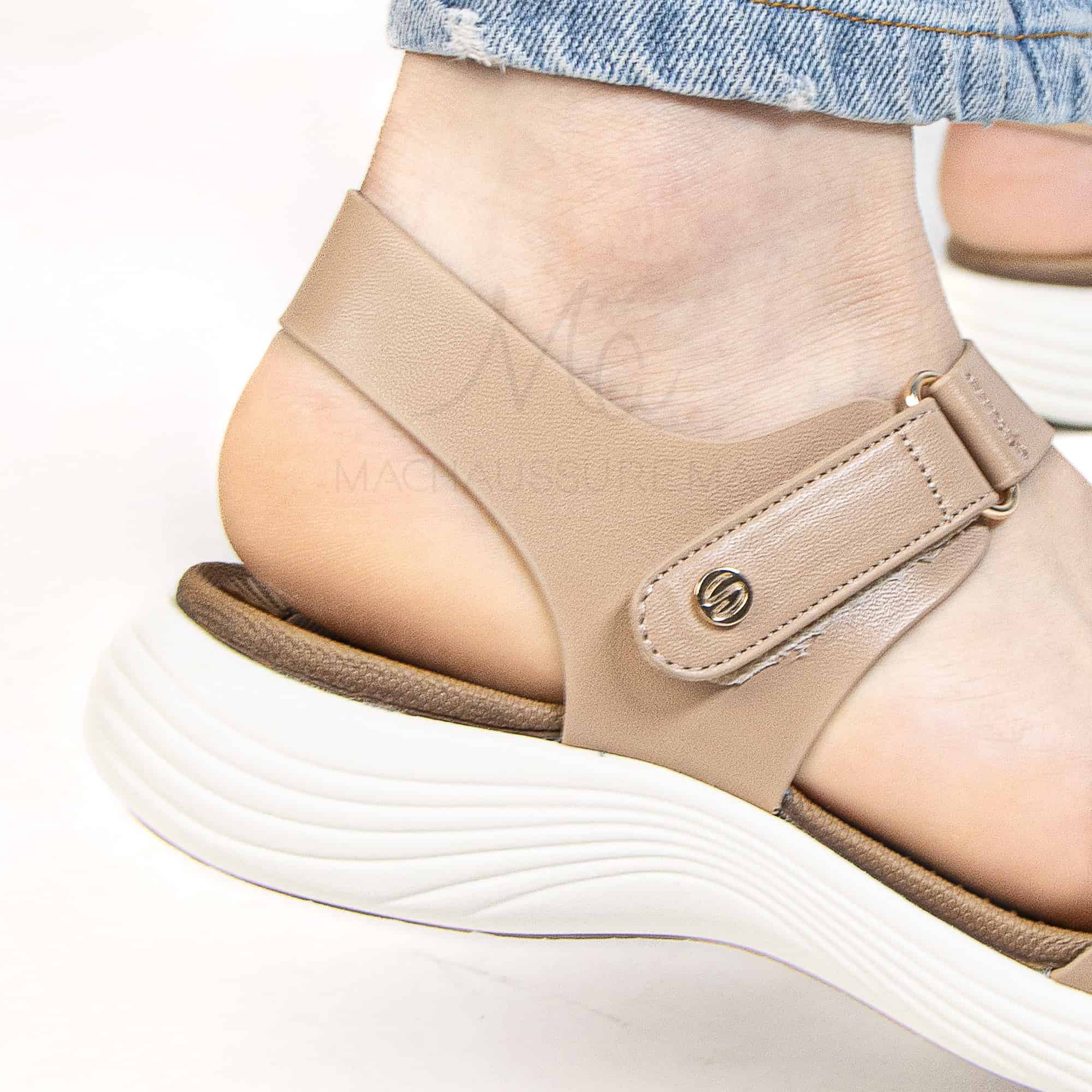 Velovia – Sandales confortables en Nude.