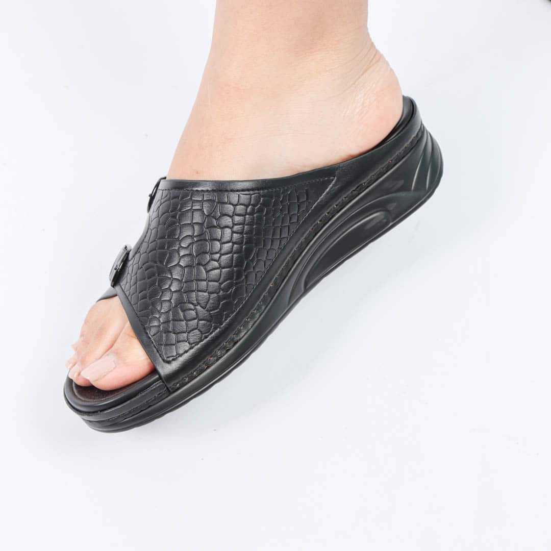 SOFTY - Sandales plates confortables en Noir.