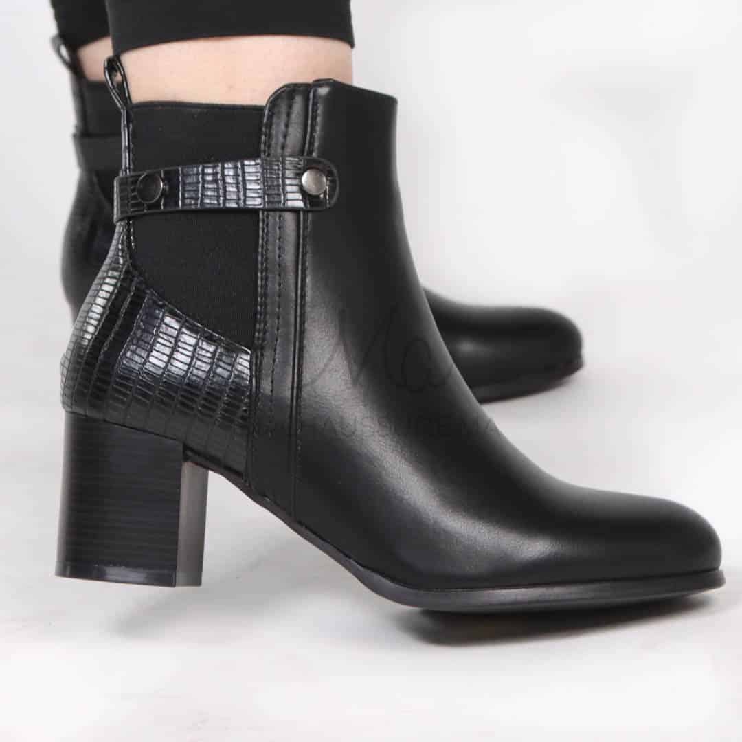 Reine – Bottines à talon en Noir.
