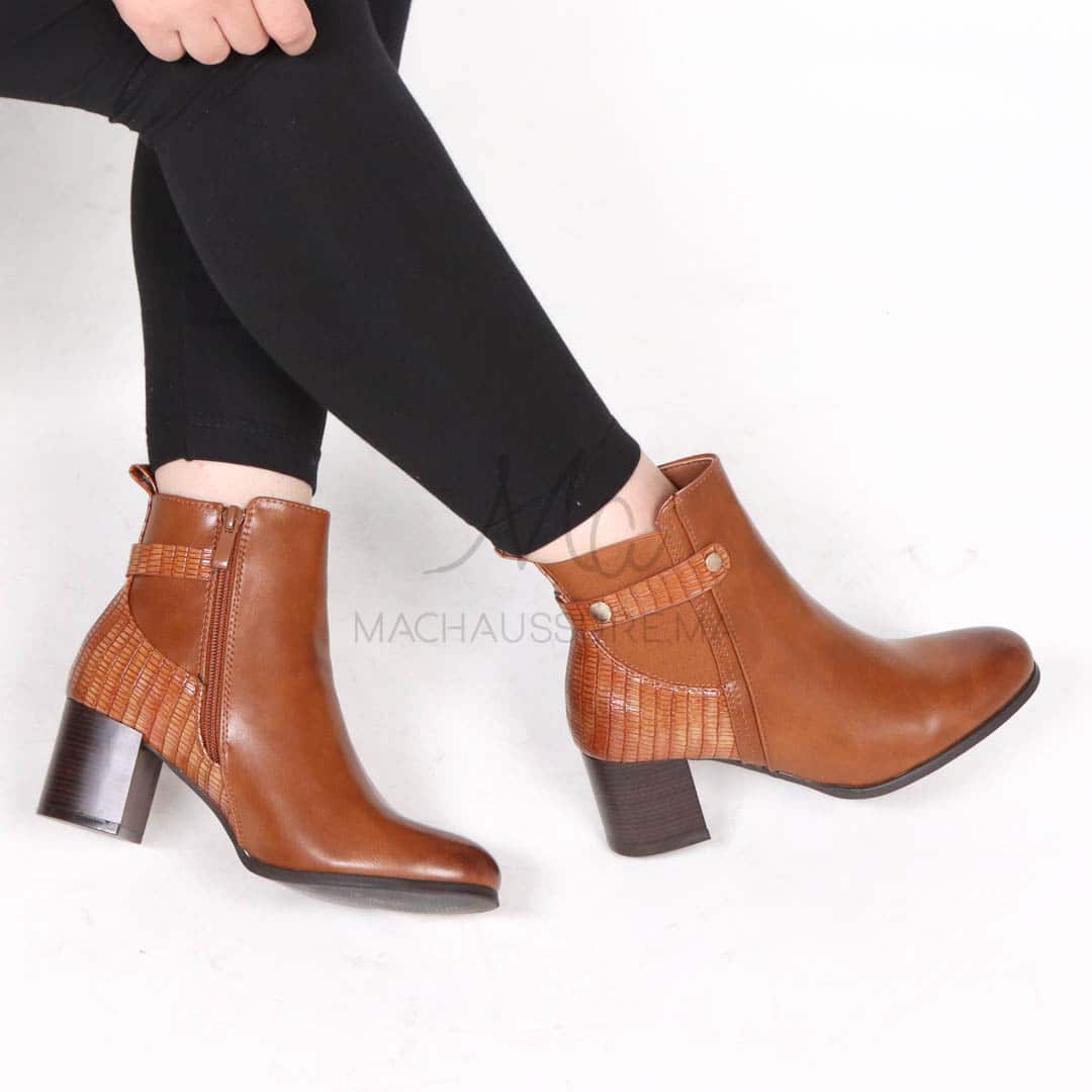 Reine – Bottines à talon en Tabac.