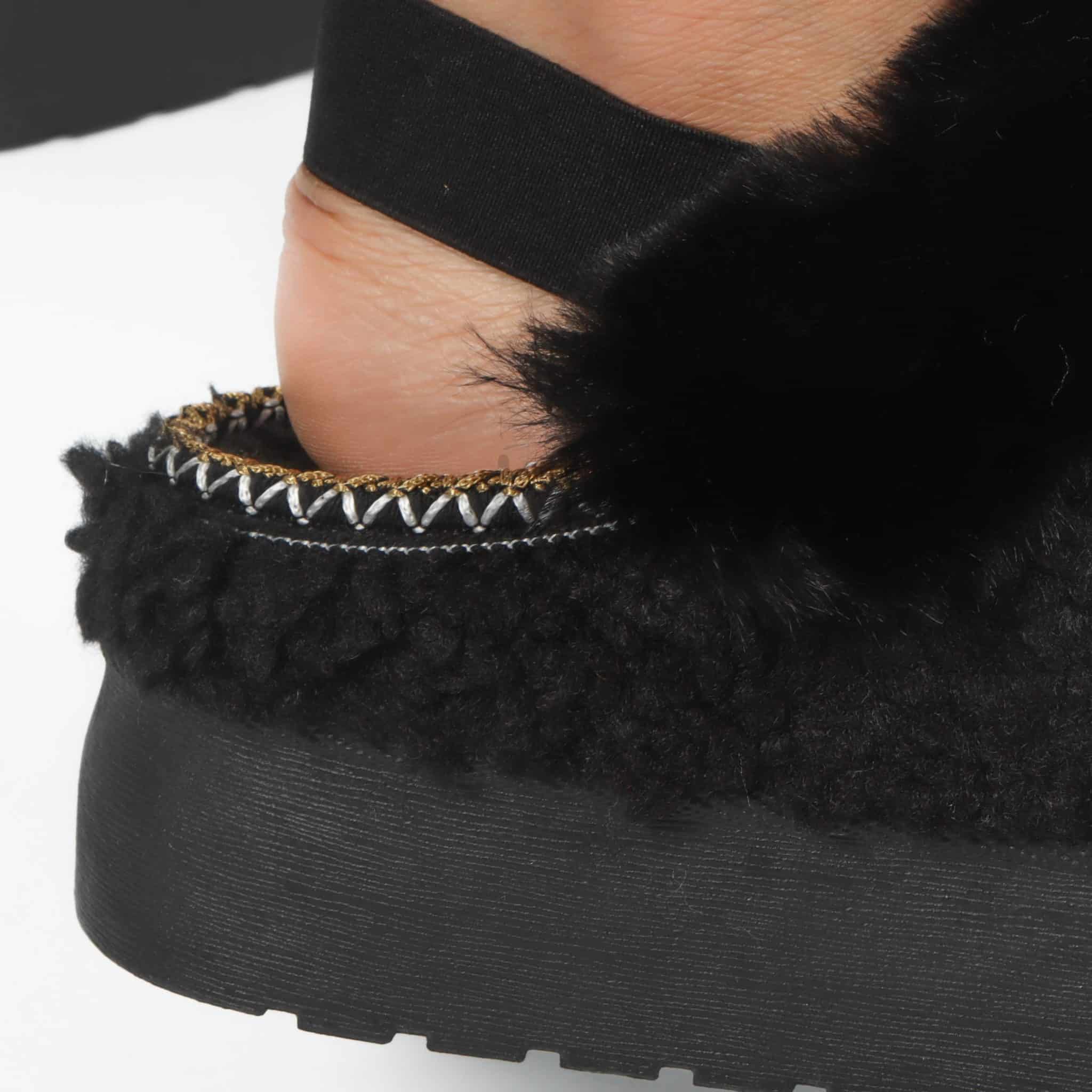 Pantoufles femmes en Noir.