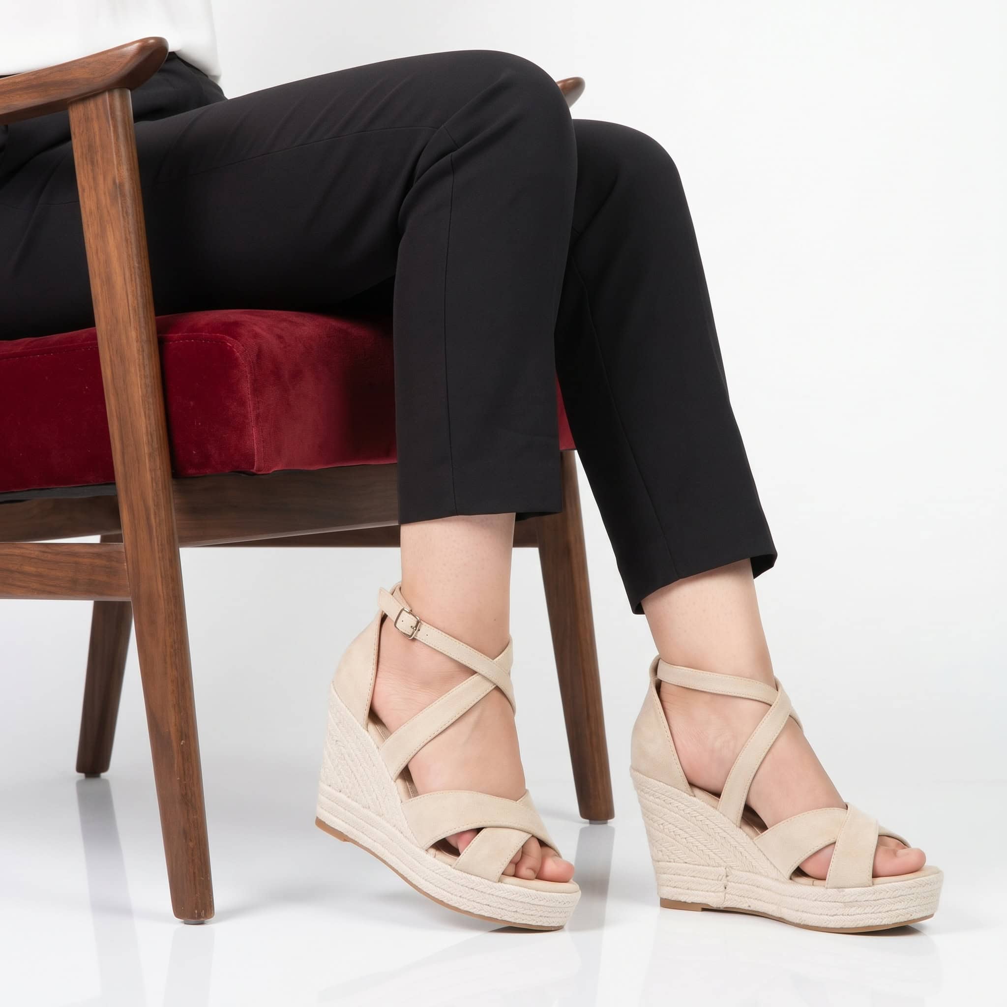 Jess– Sandales compensées en Beige.