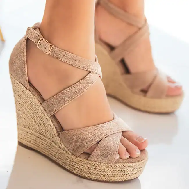 Jess– Sandales compensées en Kaki.