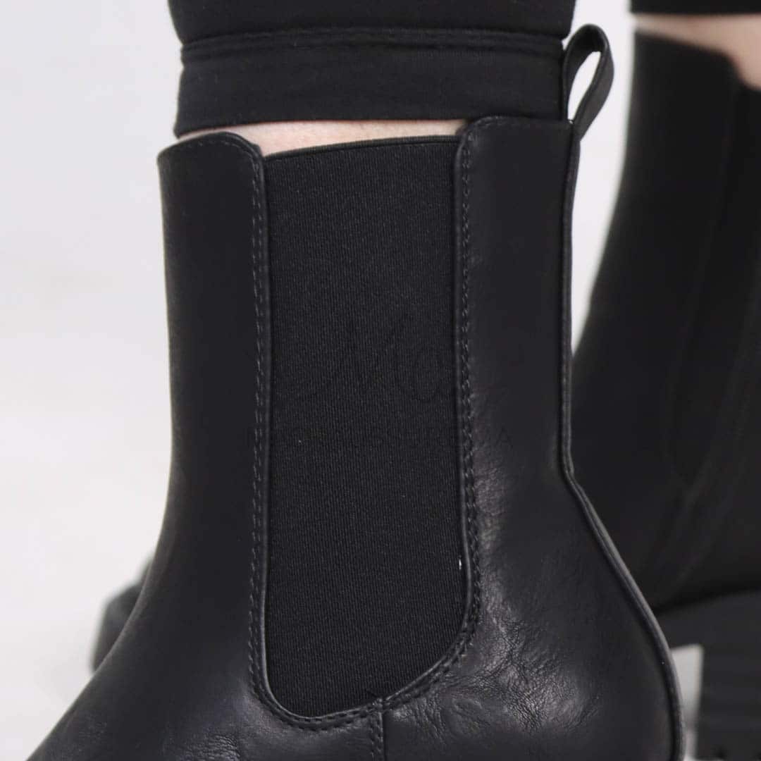 Rebelle – Bottines femmes en Noir.