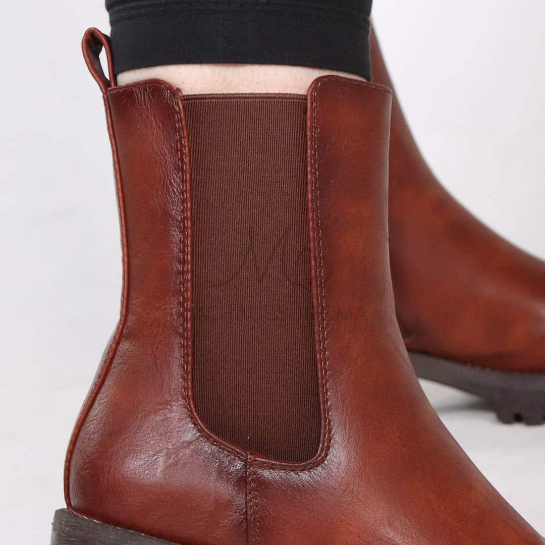 Rebelle – Bottines femmes en Tabac.