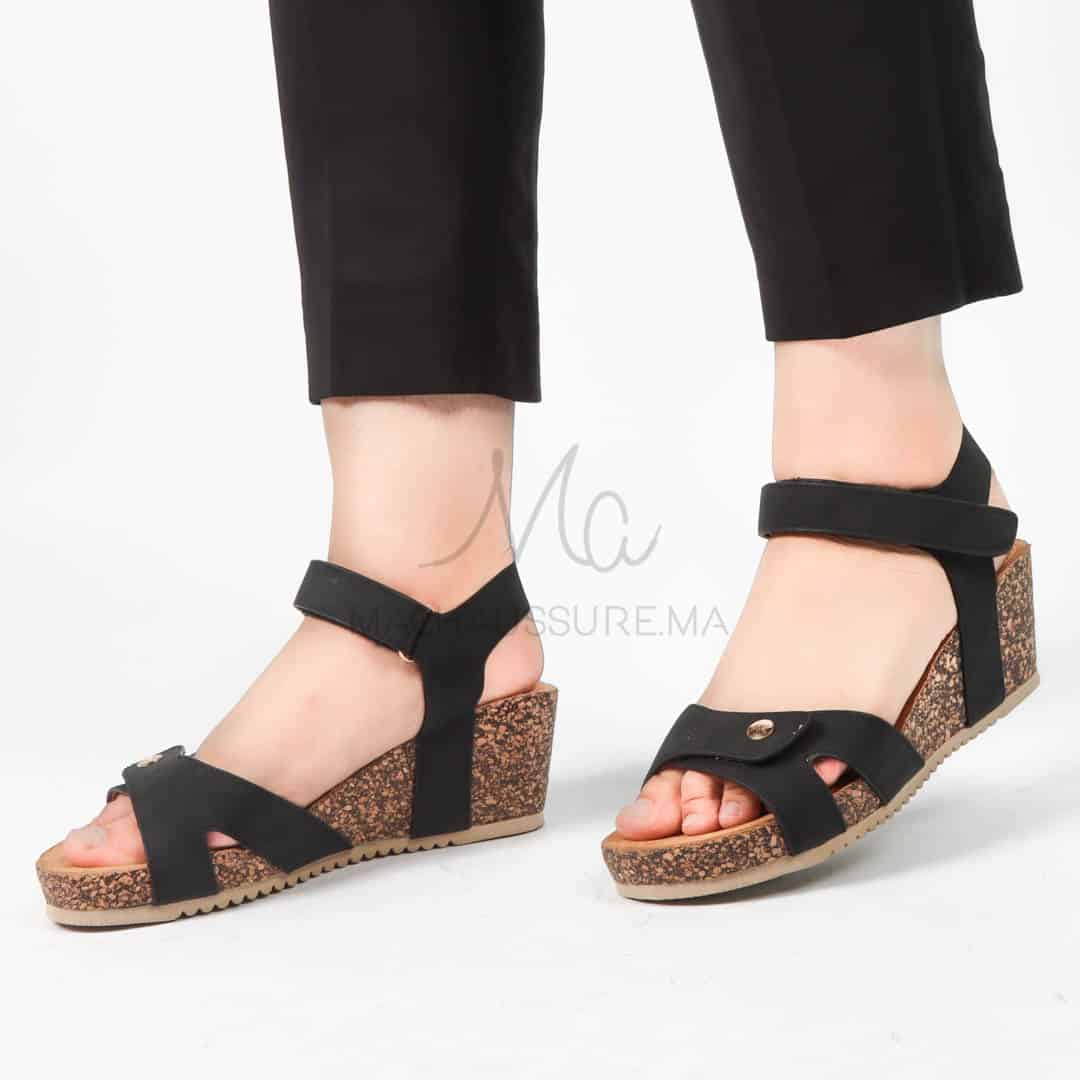 Kyda– Sandales compensées en Noir.