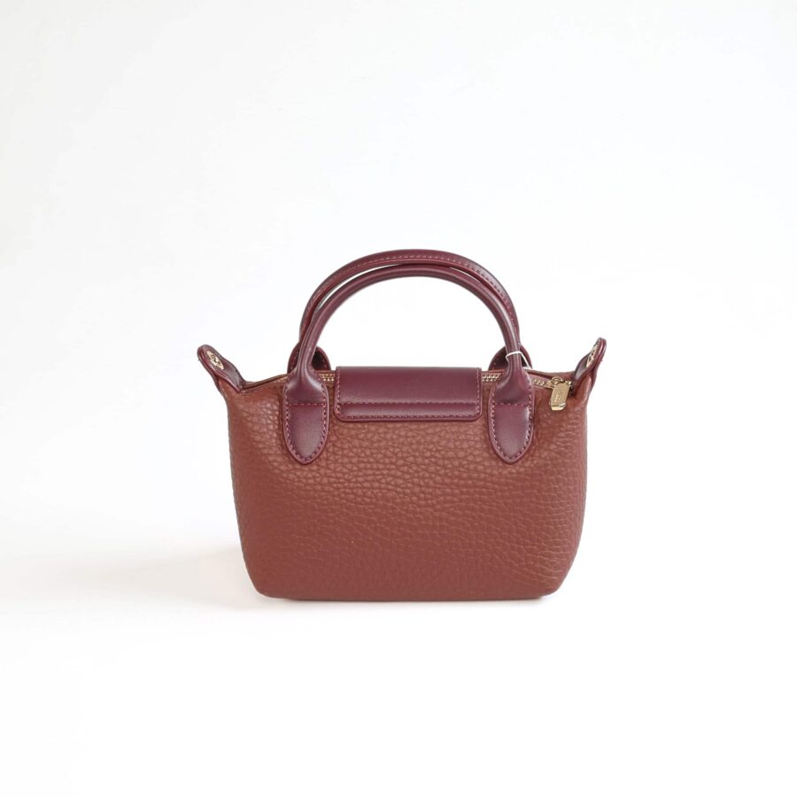 Sac à main en cuir marron, élégant et pratique pour femmes..
