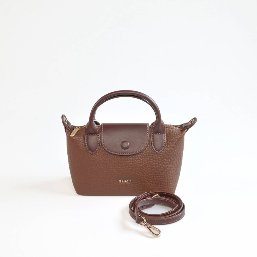 Sac à main en cuir marron avec poignée et bandoulière amovible, élégant et pratique, parfait pour un..
