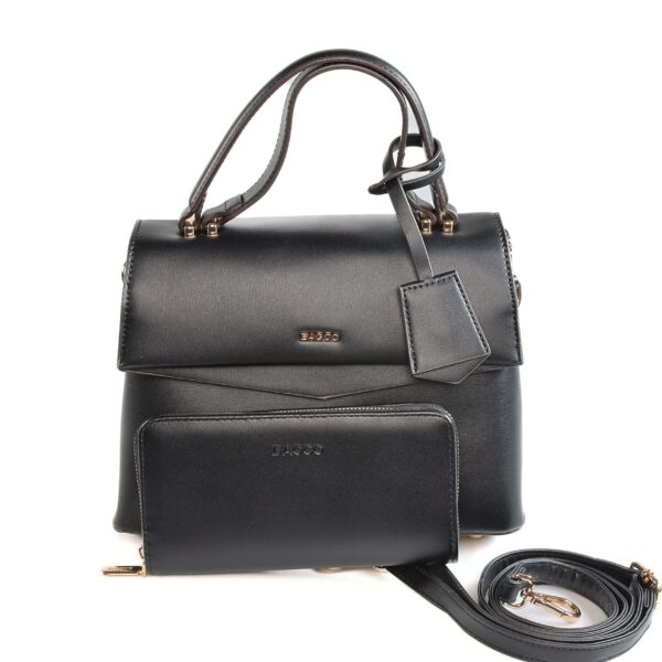 Sac à main en cuir noir avec bandoulière et porte-monnaie assorti..