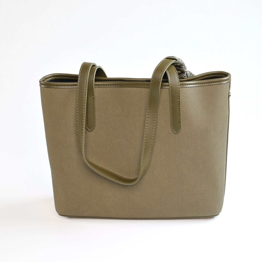 Sac à main en cuir beige, élégant et pratique pour toutes occasions..