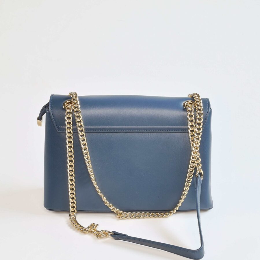 Sac à main bleu élégant avec chaîne en or, parfait pour toutes occasions..