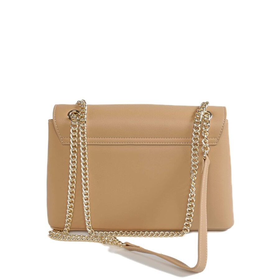 Sac à main beige avec chaîne dorée, accessoire mode chic et sophistiqué..