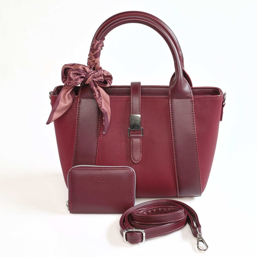 Sac à main en cuir rouge avec foulard, porte-monnaie et bandoulière pour femmes élégantes..