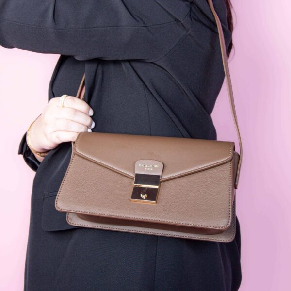 Perle – Sac à main en Coffee.