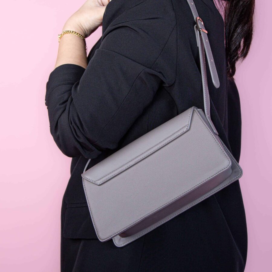 Perle – Sac à main en Taupe.