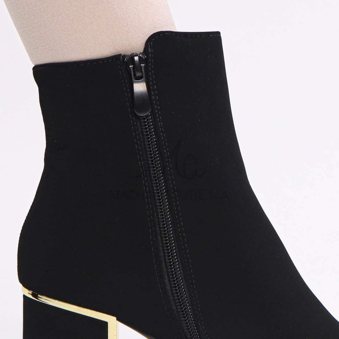 MINA – Bottines à talon en Noir.