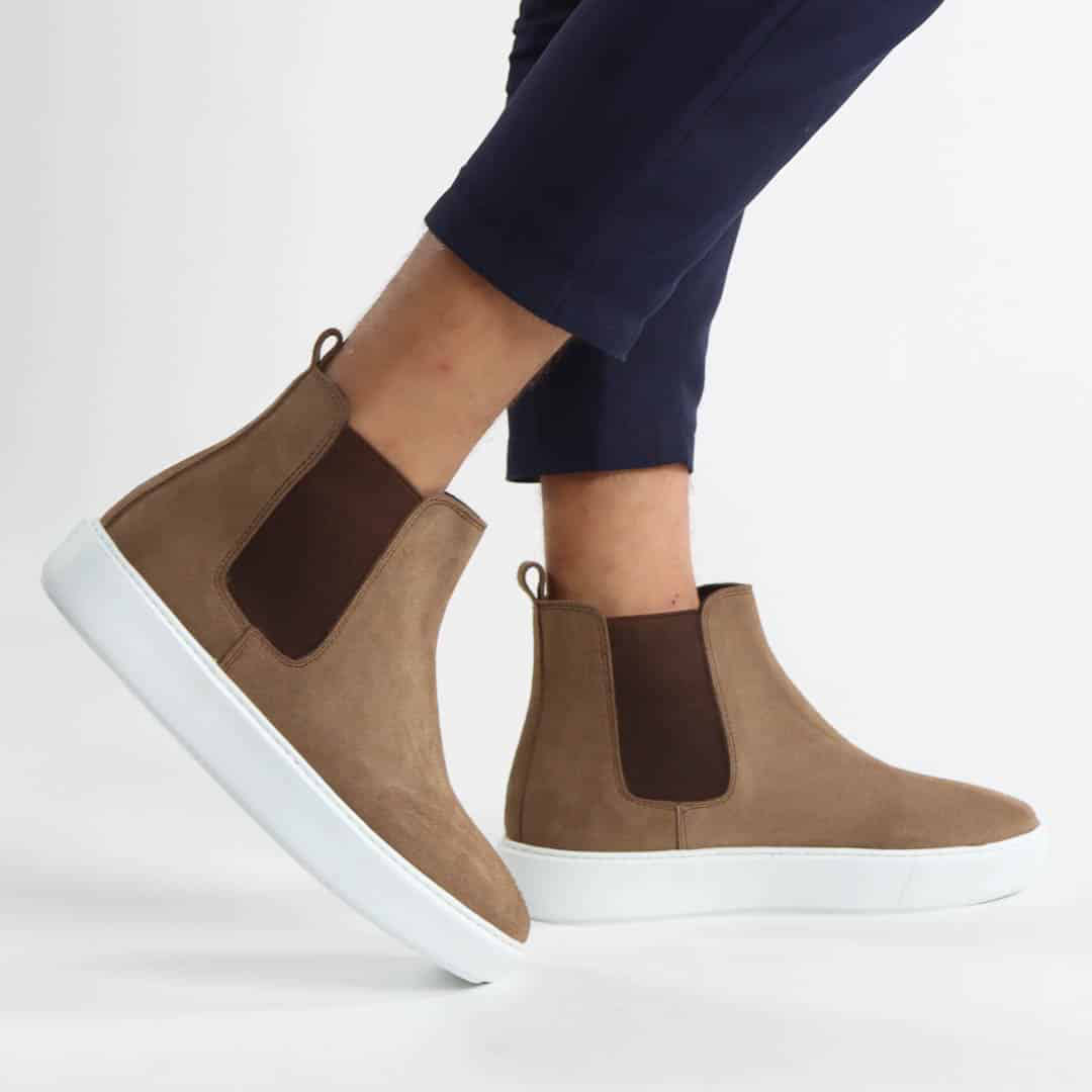 Premium – Boots daim en kaki.