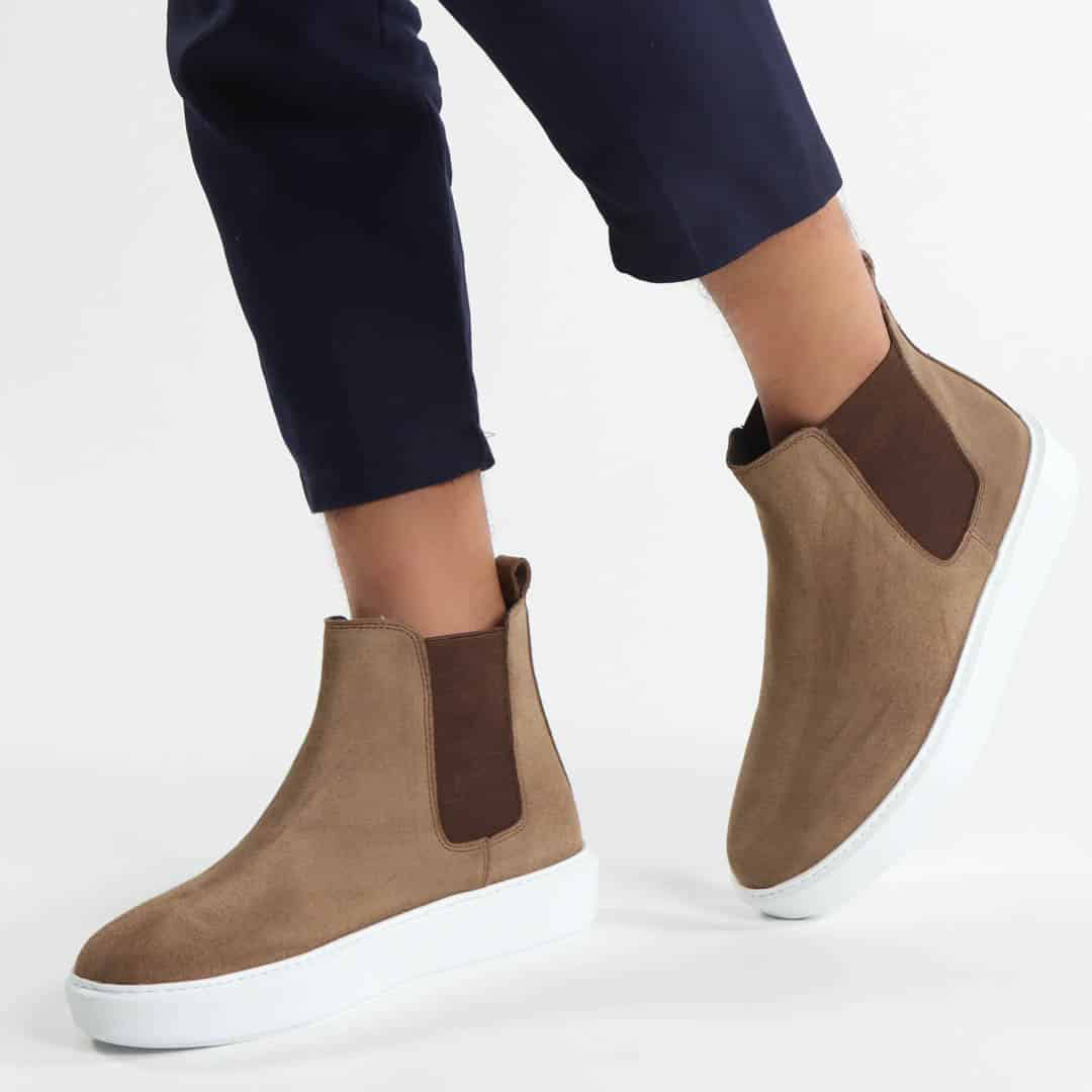 Premium – Boots daim en kaki.
