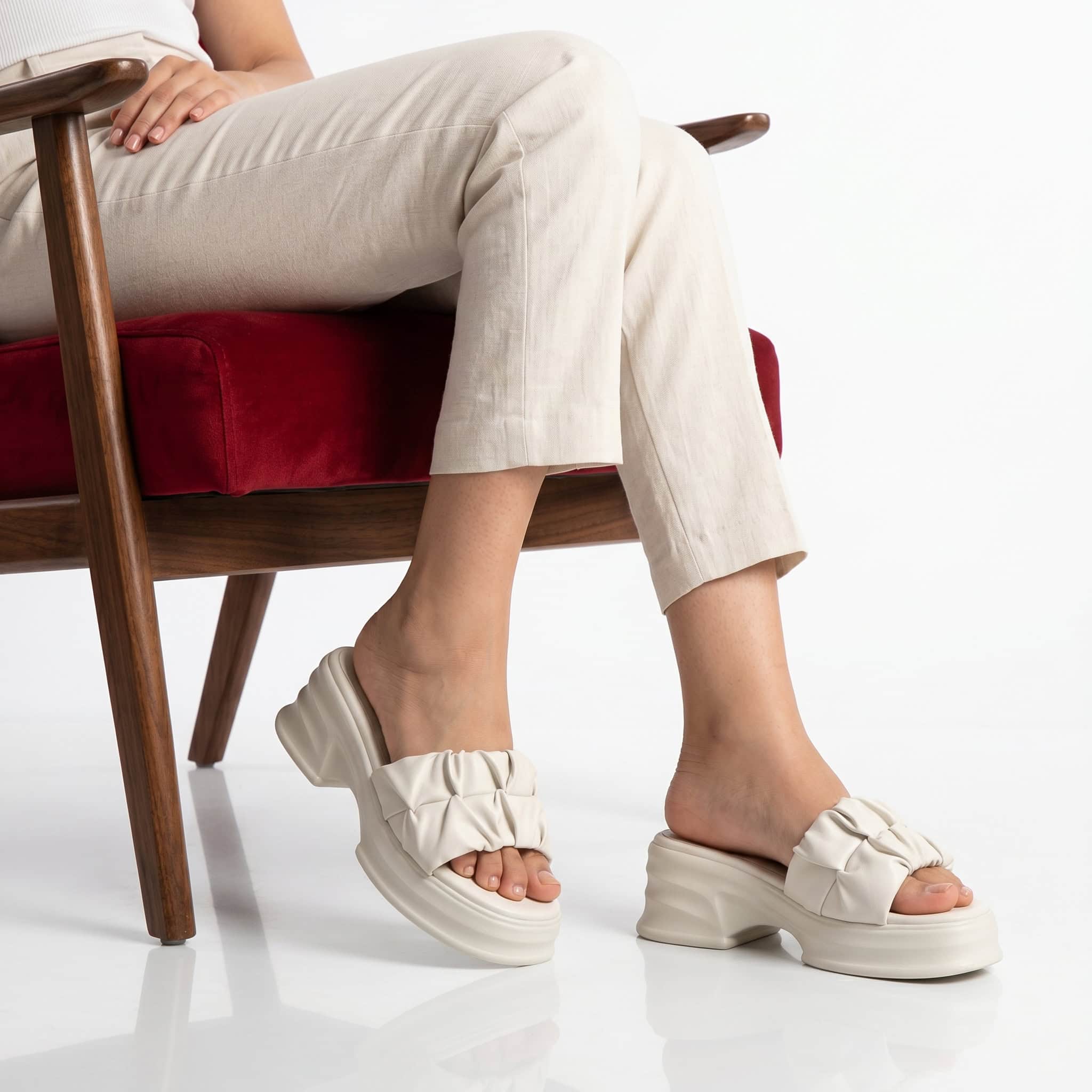 Java – Sandales compensées en Blanc.