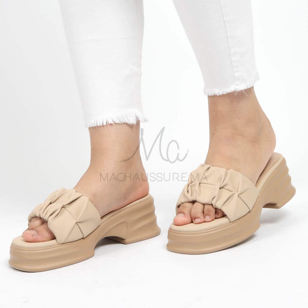 Java – Sandales compensées en Kaki.