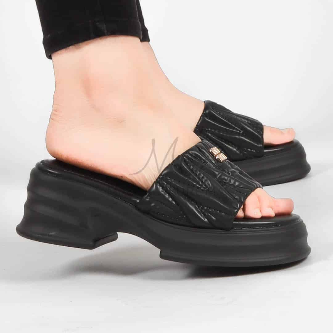 Fiesta – Sandales compensées en Noir.